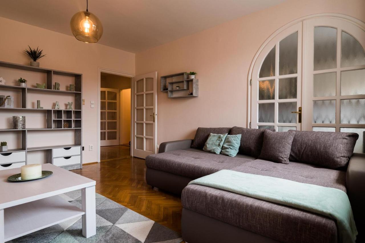 Apartamento Szeged Gyoengye Exterior foto