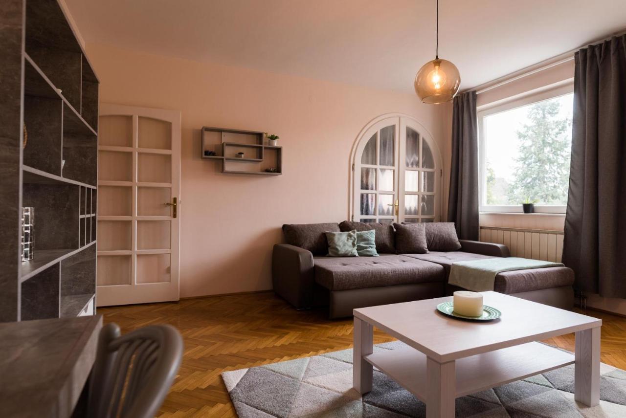Apartamento Szeged Gyoengye Exterior foto